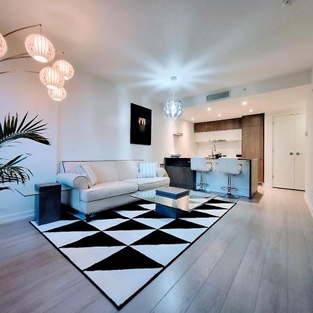 Your Perfect Escape - Modern Landmark Condo In Downtown Calgary - Free Parking- Premium Location エクステリア 写真