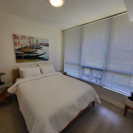Your Perfect Escape - Modern Landmark Condo In Downtown Calgary - Free Parking- Premium Location エクステリア 写真