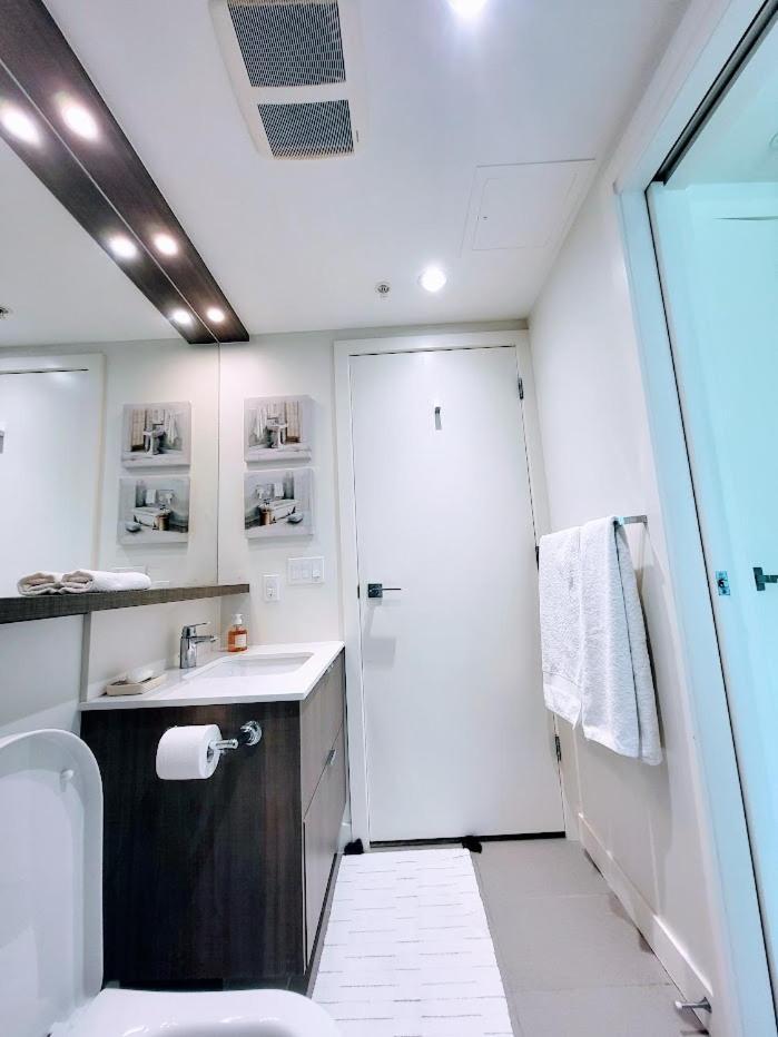 Your Perfect Escape - Modern Landmark Condo In Downtown Calgary - Free Parking- Premium Location エクステリア 写真